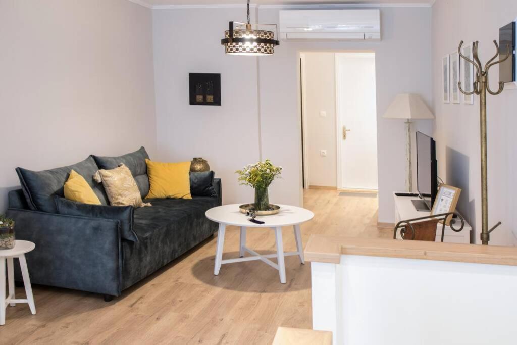 Isidorou Apartment